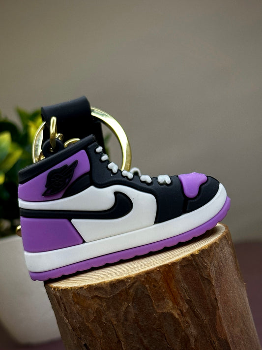 ๐Mini Sneaker Keychain โ For the Hypebeast in You