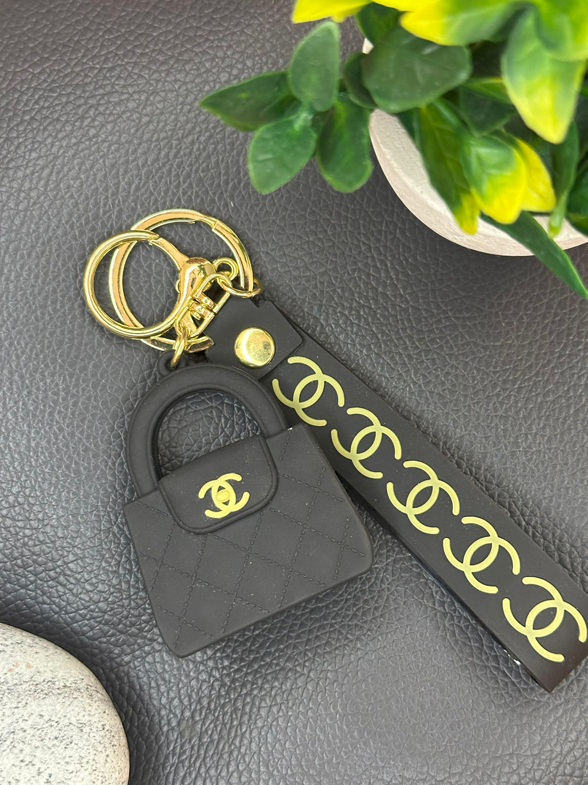 π Luxury Bag Keychain β Black Edition with Golden Charm