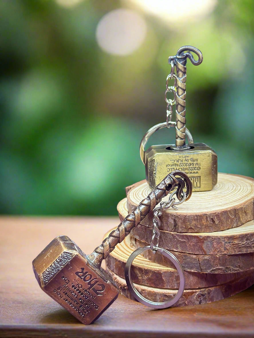 Thor’s Hammer Keychain Set – Marvel Weapons Miniature Keyring