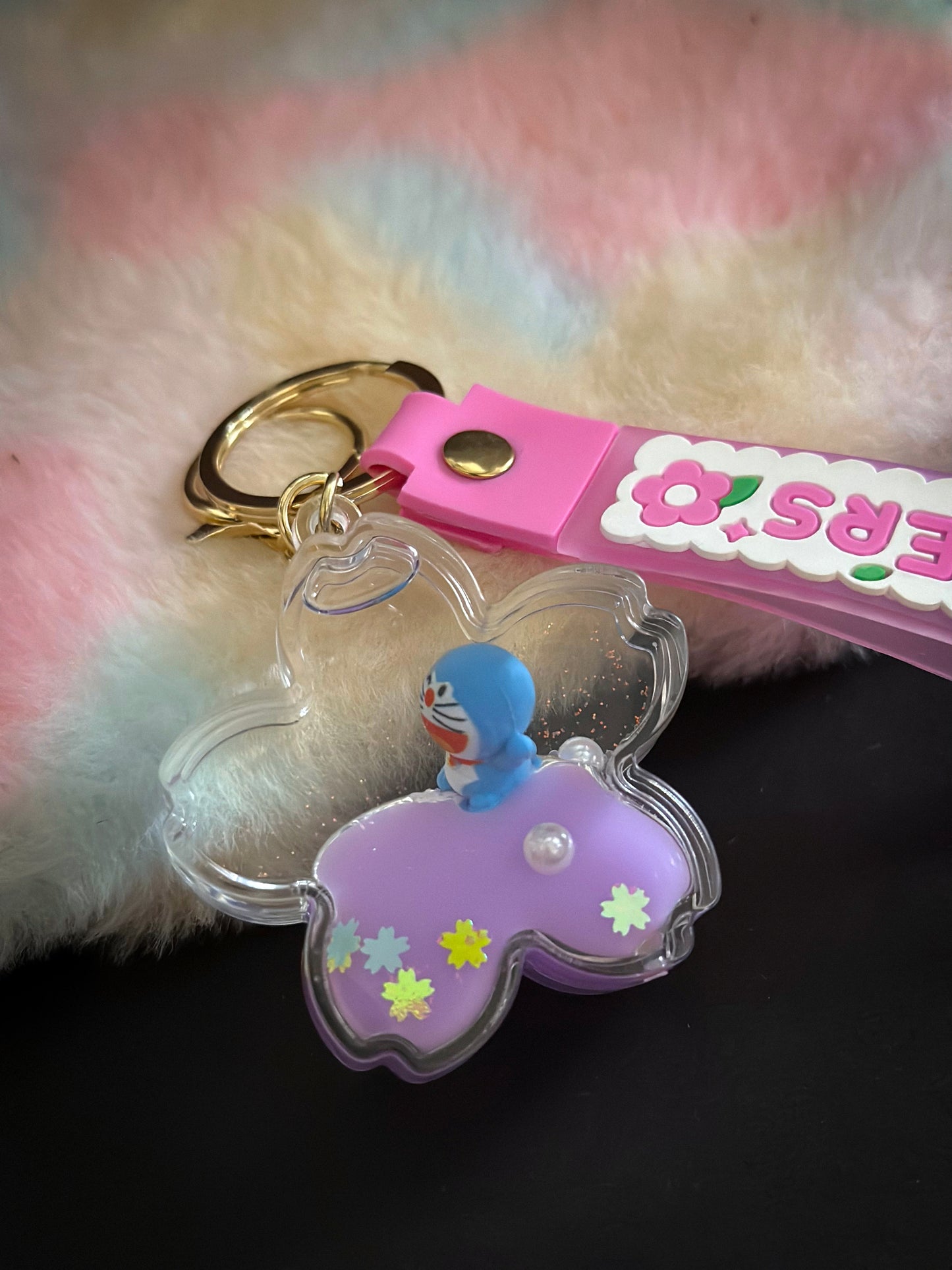 Doraemon Liquid Glitter Keychain – Cute Charm for Bags & Keys